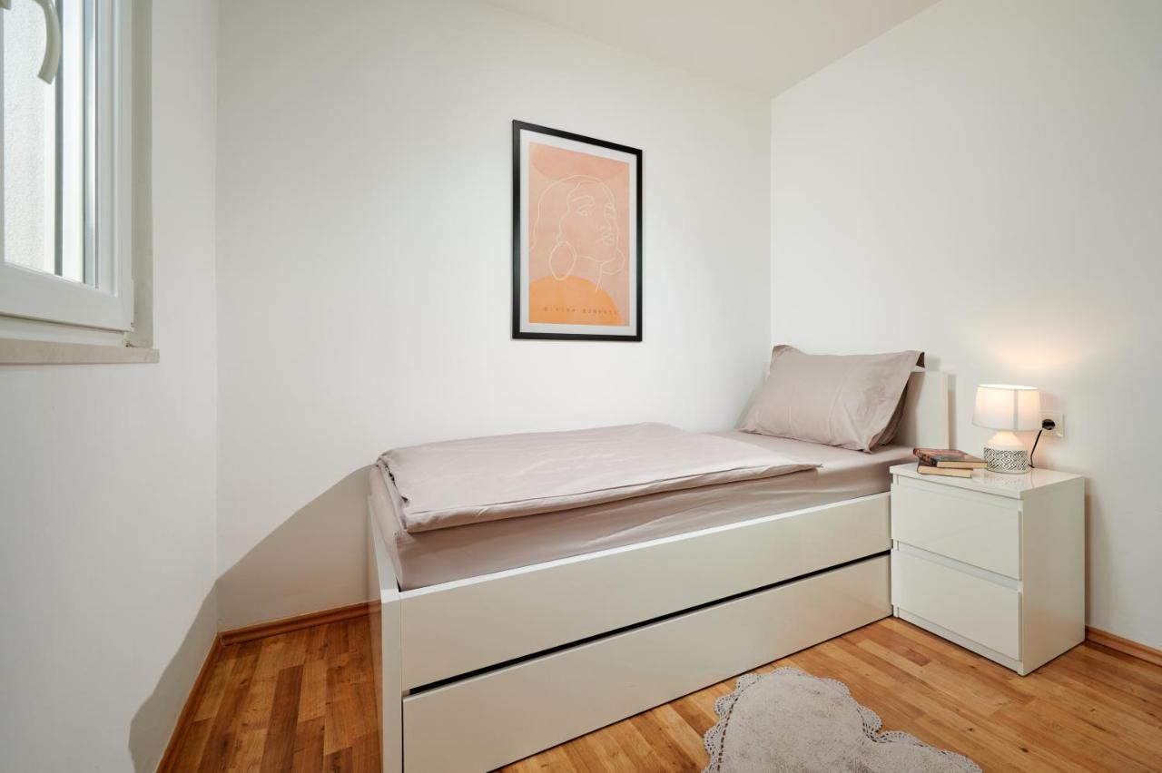 Modern & Spacious Rooftop Apartment With Natual Sunlight Split Dış mekan fotoğraf